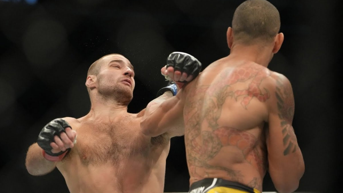 UFC Pros reacts to Alex Pereira's vicious knockouts to Sean Strickland
